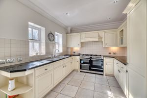 Kitchen- click for photo gallery
